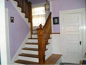 Foyer staircase