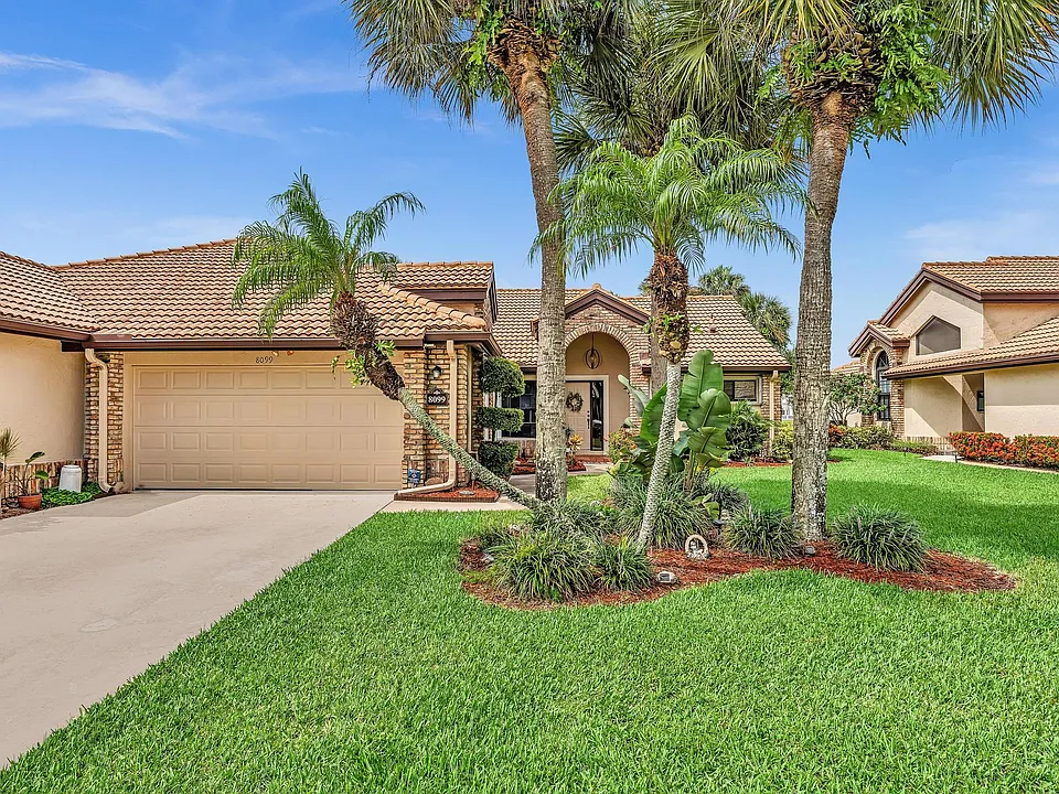 8099 Cassia Dr