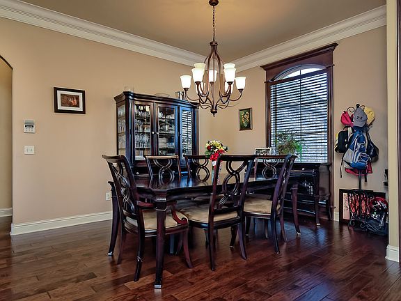 5th image of 2747 N Floral Ct
