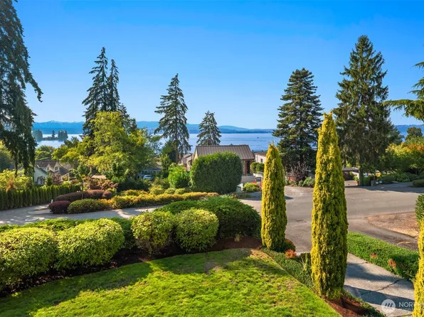 4600 92nd Avenue NE, Yarrow Point, WA 98004