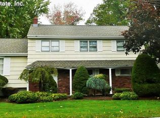 34 Priscilla Ln, Englewood Cliffs, NJ 07632