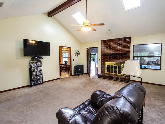 4th image of 2332 Stonebridge Dr