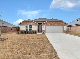 3908 Kensington Dr, Sanger, TX 76266