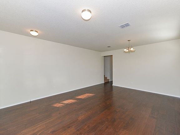 5th image of 3406 Mentone Way