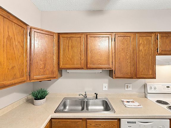 4th image of 7600 Golden Valley Rd APT 316