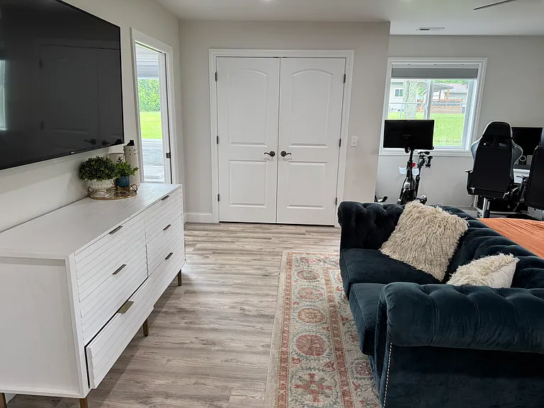 1571 N Huron Rd — Photo 54