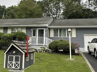 9 Knollwood Rd, Holmdel, NJ 07733