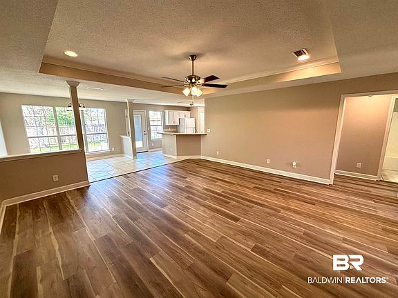 3rd image of 16938 Heartland Cir