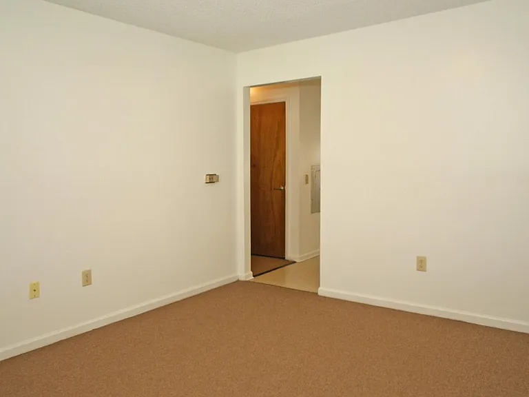Conway Park Apartments — Photo 16