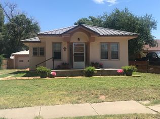 913 Oak Ave, Dalhart, TX 79022