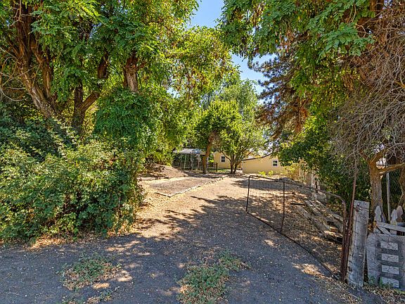 3rd image of 1324 Johnson Ave
