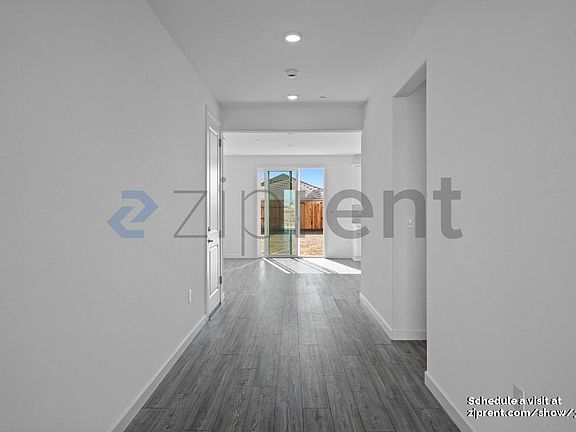 3rd image of 1718 Kasnak Dr