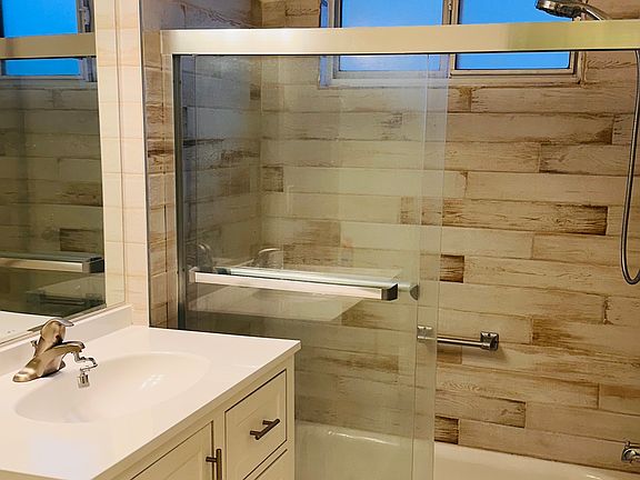 2nd image of 1343 N Sierra Bonita Ave #6-01