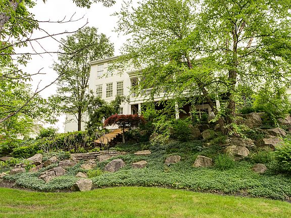3rd image of 5087 Oakmont Pl
