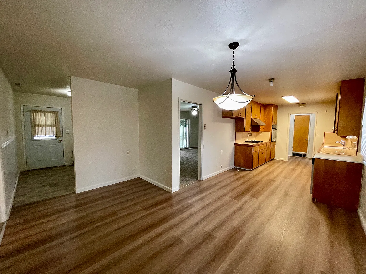 4 bed, 1248 sqft, $2,400 — Photo 3