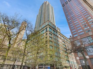 100 E Huron St APT 2903, Chicago, IL 60611