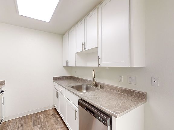 3rd image of 400 Alameda Del Prado #400H