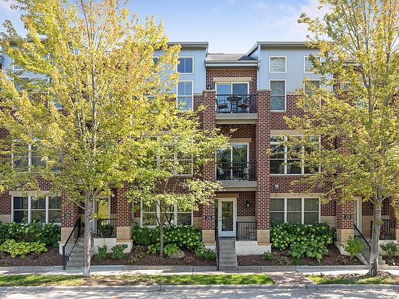 3rd image of 336 Spring St