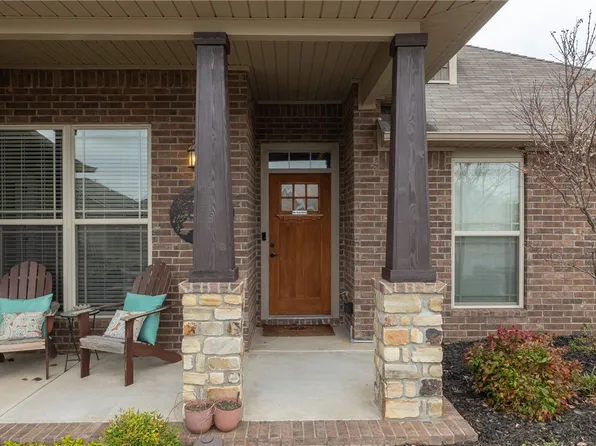 951 Piper St, Cave Springs, AR 72718