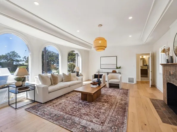 4854 Walnut St, Oakland, CA 94619