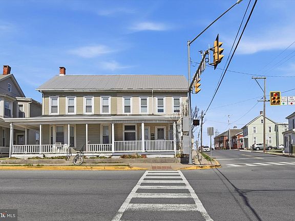 2nd image of 401 Main St