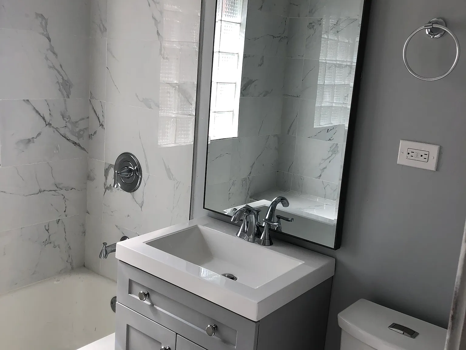 3 bed, 1450 sqft, $2,000 — Photo 1