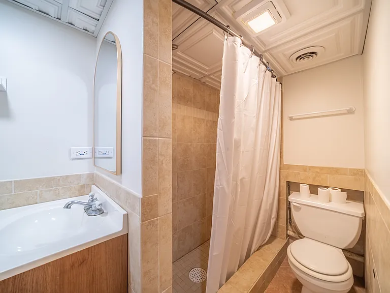 714 Villa St — Photo 10