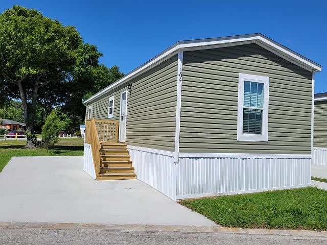 1st image of 4000 24th St N #104
