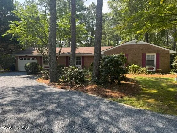 27 Bogie Drive, Whispering Pines, NC 28327
