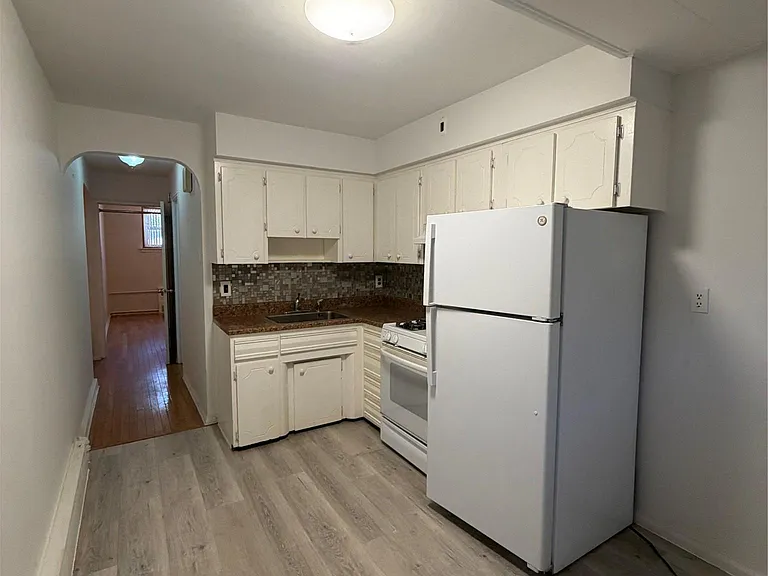 8621 17th Ave — Photo 1