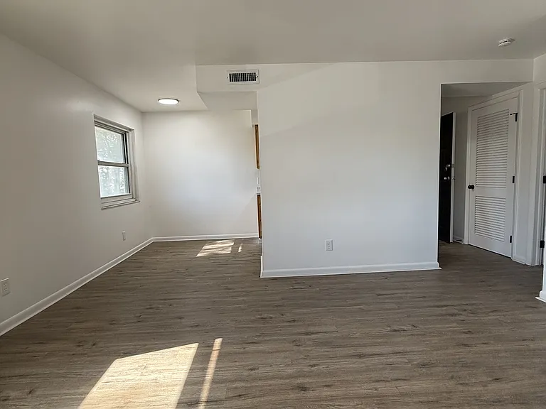 619 Willow St — Photo 5
