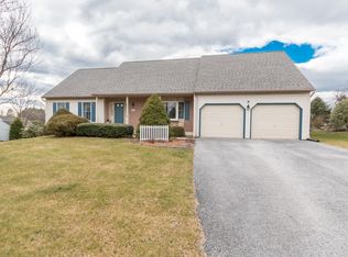 20 Canterbury Ct, Lititz, PA 17543