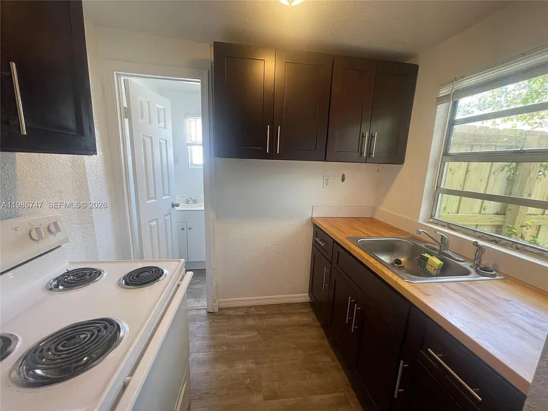 5738 Garfield St #B — Photo 6
