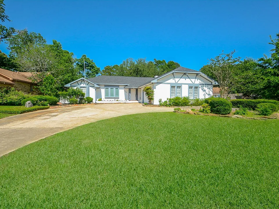 114 Springs Edge Dr