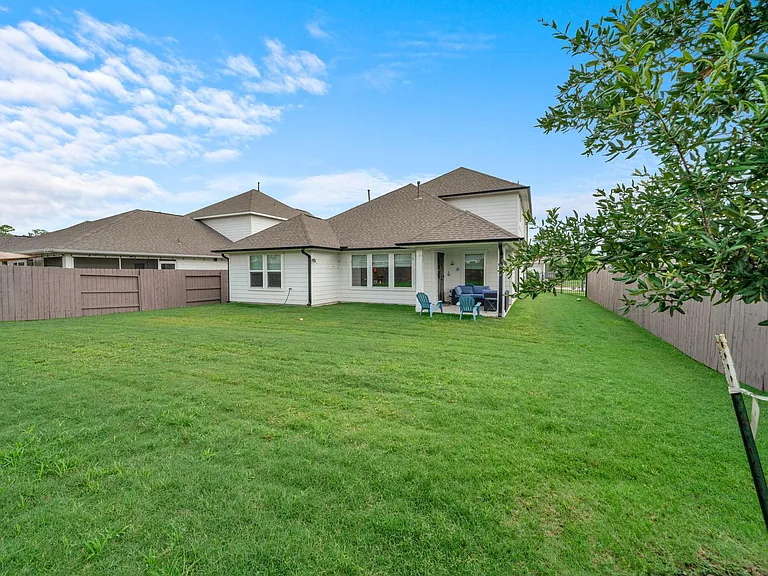 2503 Hagerman Ct — Photo 4