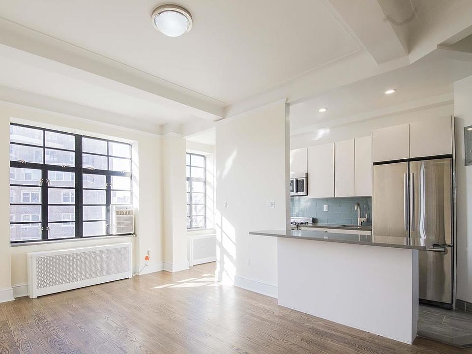 1st image of 10 Sheridan Sq APT 9A