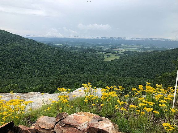 4th image of 184 Overlook Ln