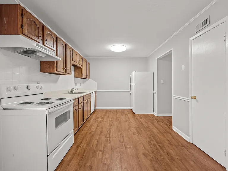 1791 Lee Ave — Photo 5