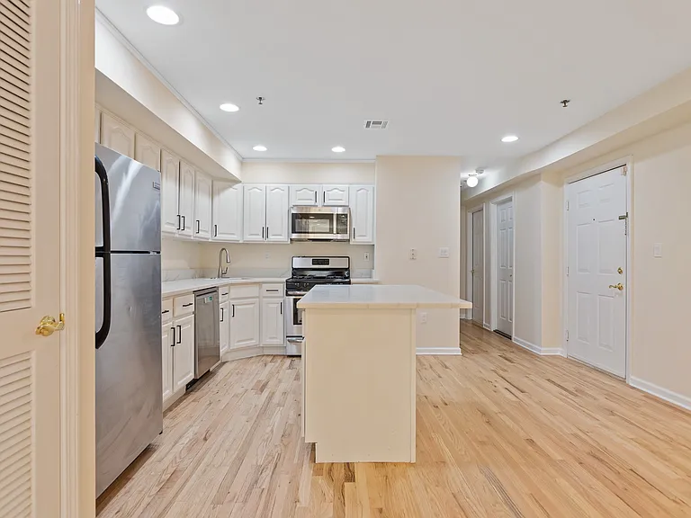 121 Jackson St #2 — Photo 4