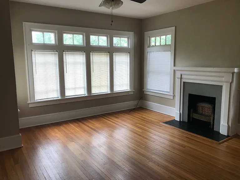 245 1/2 Kings Hwy — Photo 2