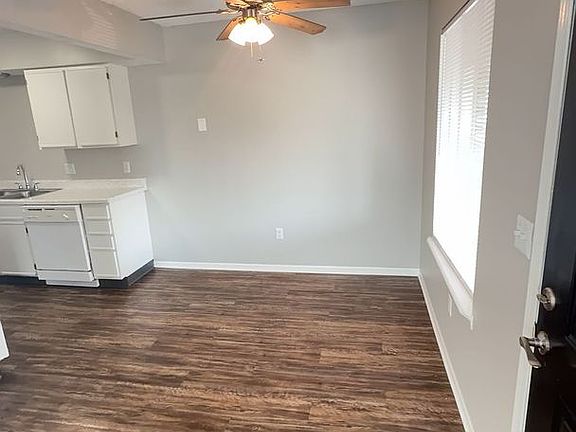 4th image of 340 E Rock Road Ct #4