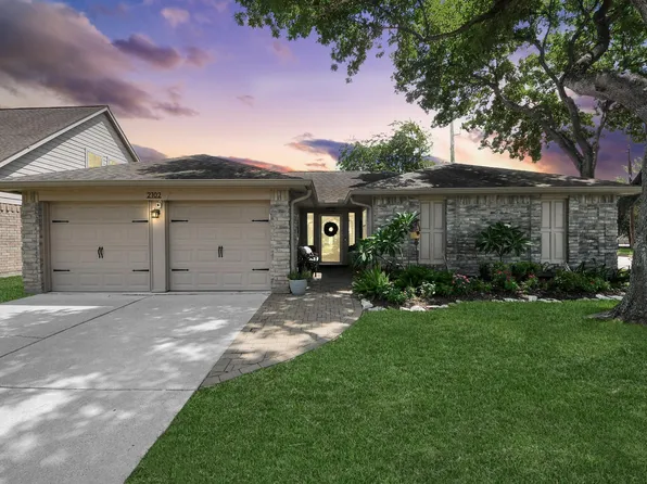 2102 Fountain Dr, Sugar Land, TX 77478