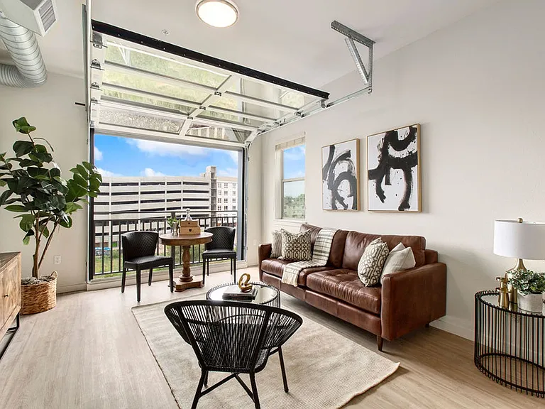 Axis West Flats — Photo 10