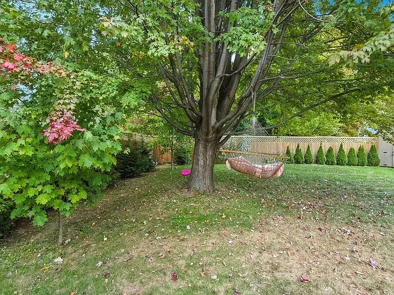 89 Oakwood Dr — Photo 25