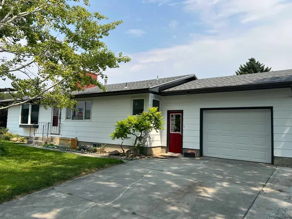 679 Mountain View St, Powell, WY 82435
