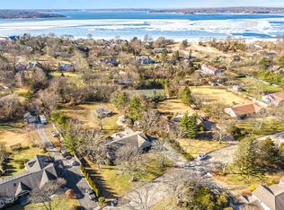 14 Schooner Rd, Northport, NY 11768