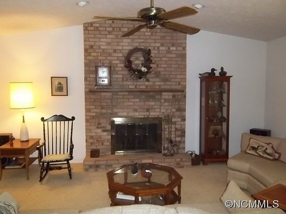 5th image of 305 Mockingbird Dr