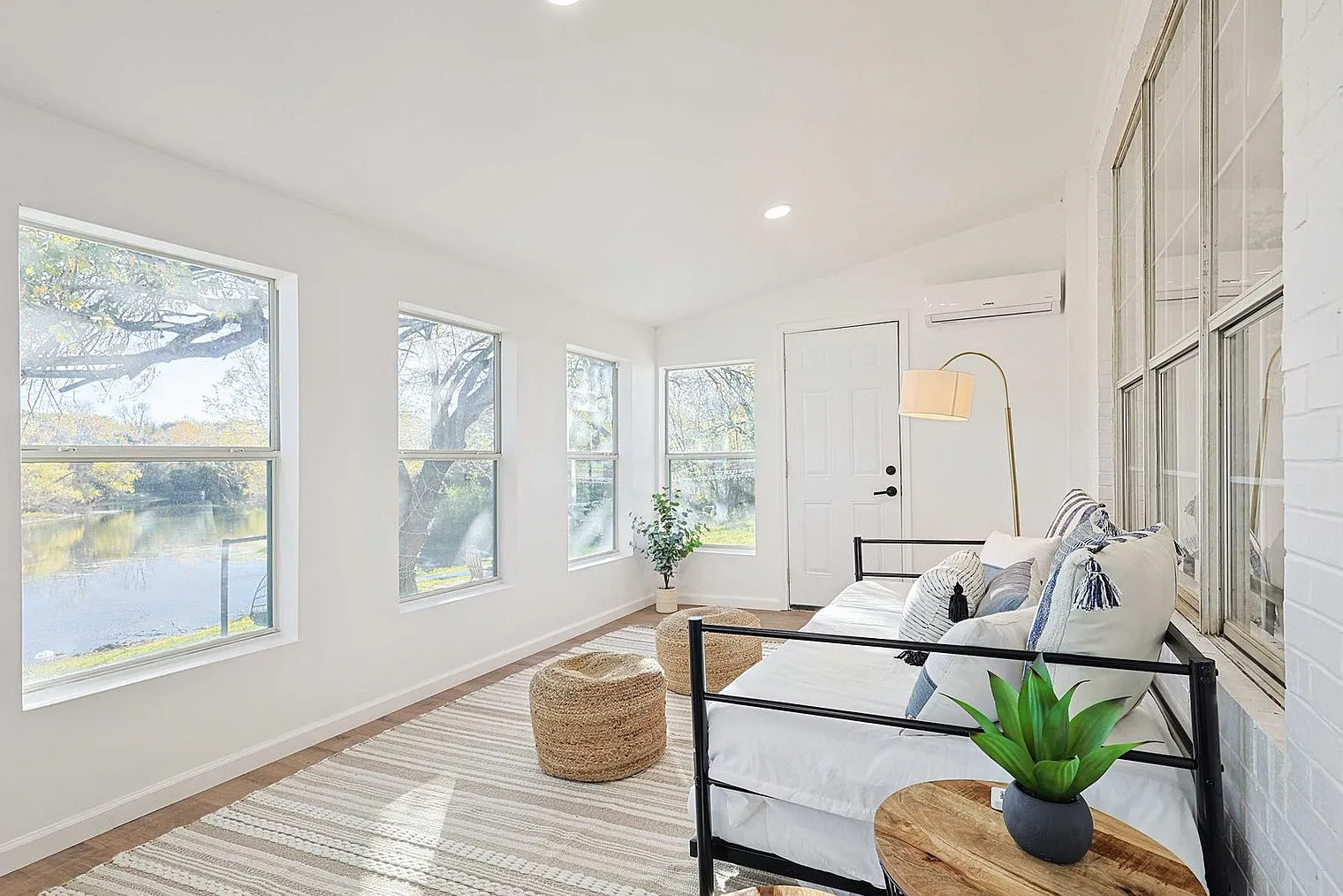 6 bed, 5.0 bath, 3519 sqft, $11,196 — Photo 2