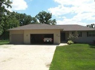 25825 Oak Ln, Spirit Lake, IA 51360