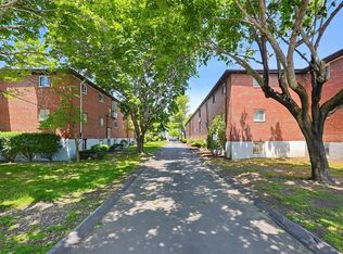 60 Bryon Rd APT 1, Chestnut Hill, MA 02467